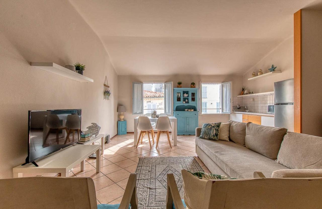 Superbe Appartement Dans Le Coeur De La Ville อองทีบส์ ภายนอก รูปภาพ